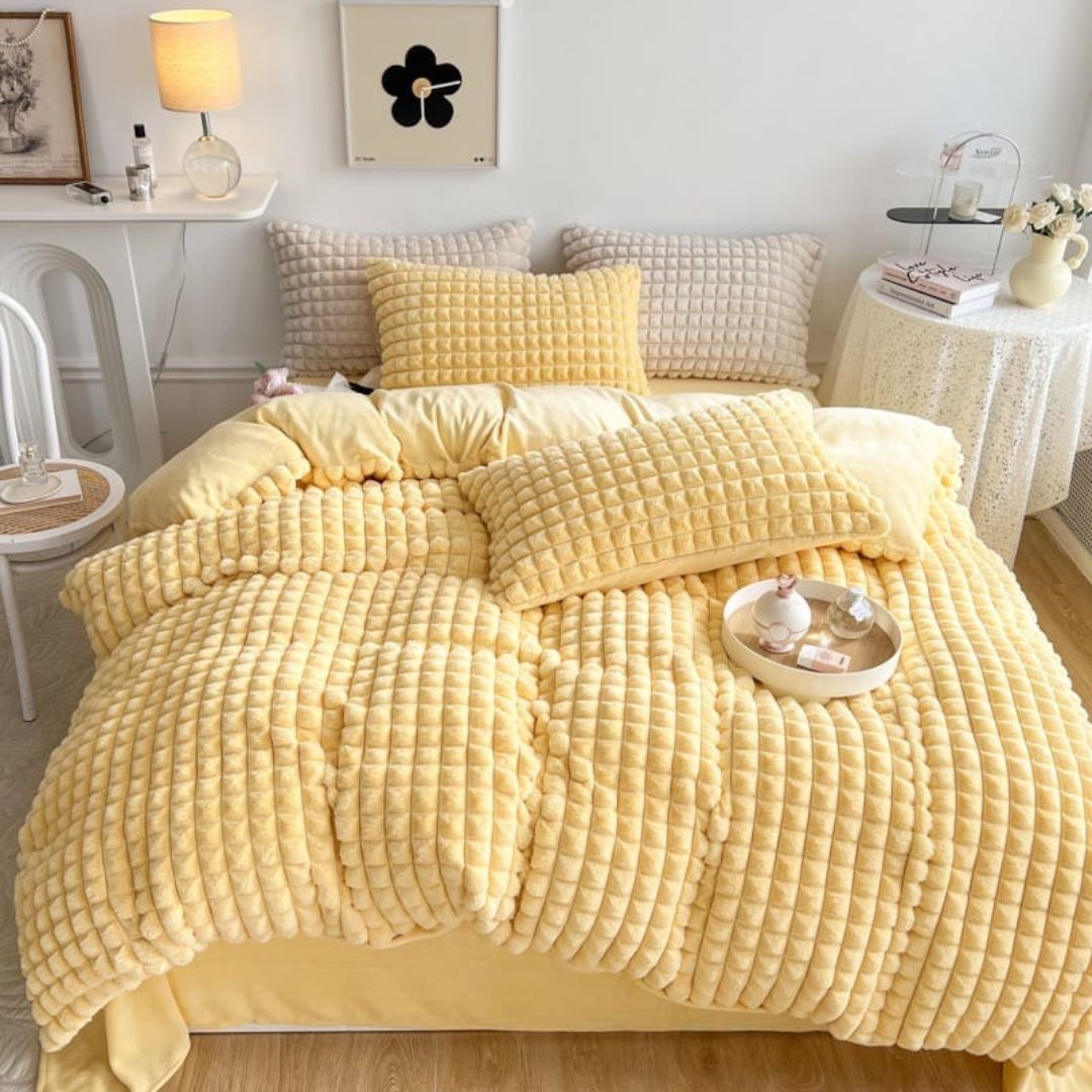 Fluffy Winter Four Piece Duvet Cover Bedding Set, Fitted Size Bedsheet with Zipper Closure Pillowcases