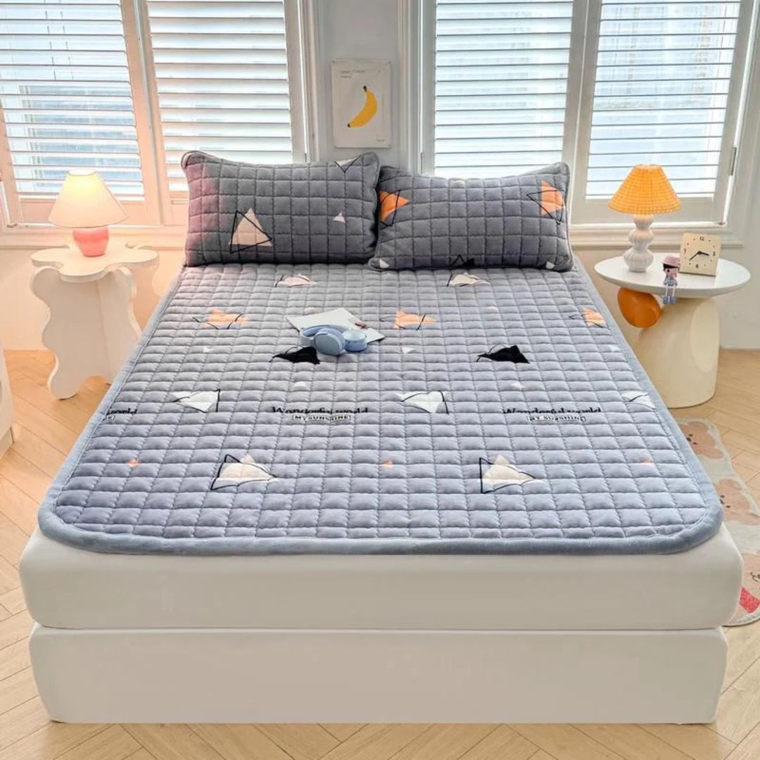 Double Thickened Fitted Mattress Topper, Quilted Mattress Cover, Mattress Protector with Elastic Strap