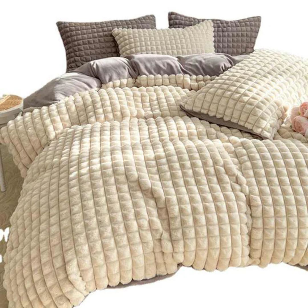 Fluffy Winter Four Piece Duvet Cover Bedding Set, Fitted Size Bedsheet with Zipper Closure Pillowcases