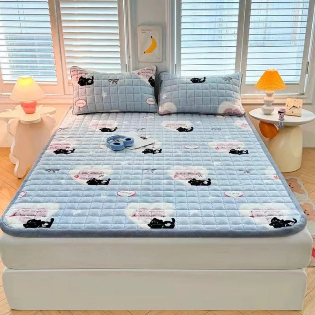Double Thickened Fitted Mattress Topper, Quilted Mattress Cover, Mattress Protector with Elastic Strap